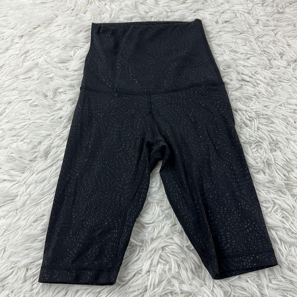 Lululemon Align Super High Rise Short *10" Speckle Emboss Black - Picture 1 of 4